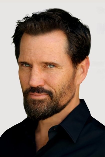 Langley Kirkwood como Johan Greser