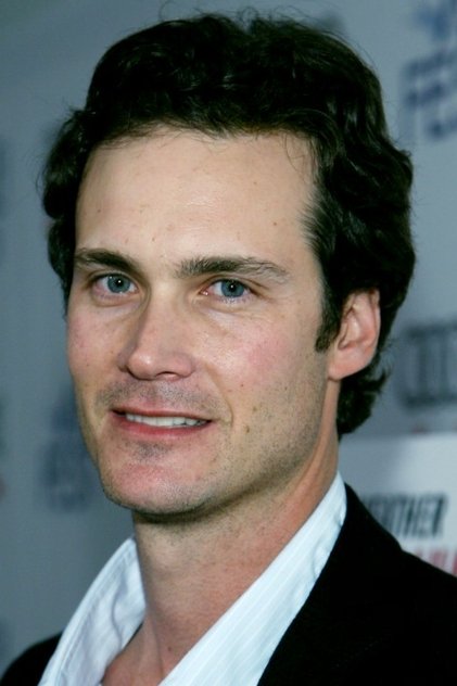 Randall Batinkoff as Detective Moore