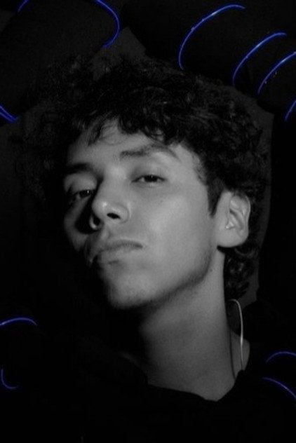 Andrés Cordaz as Luismi