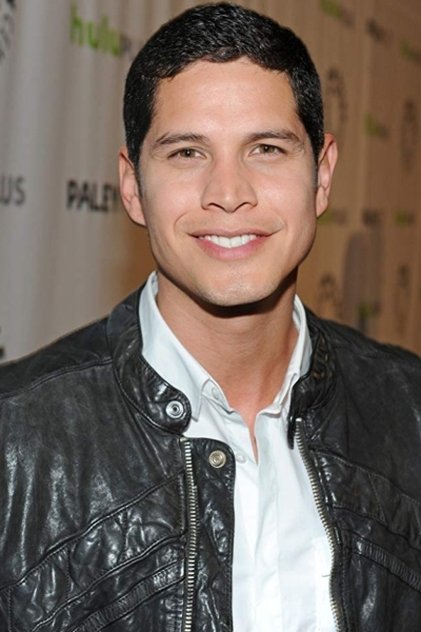 J. D. Pardo como Nicks