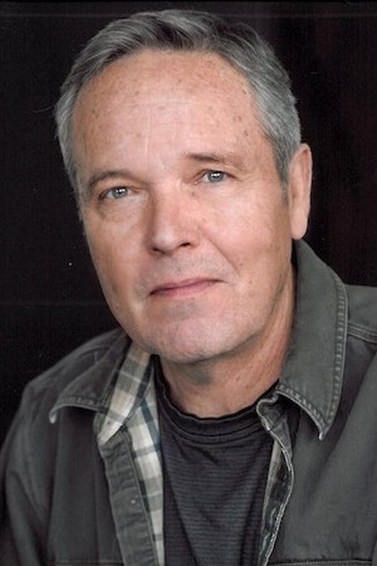 Tom McBeath como Seamus Brady