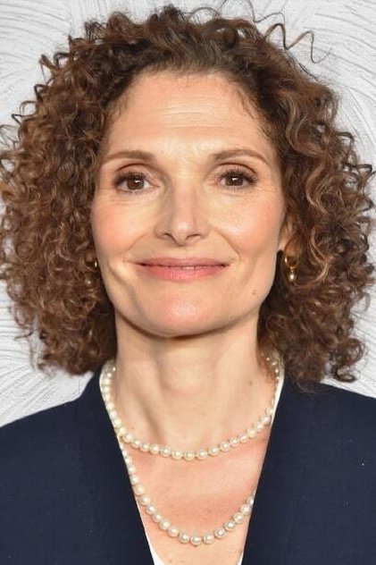 Mary Elizabeth Mastrantonio 役 Gina