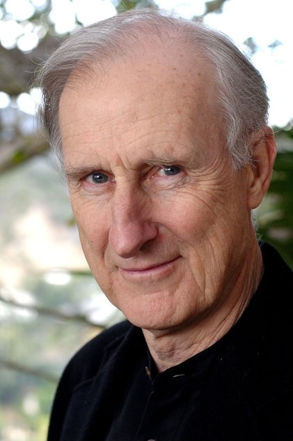 James Cromwell în rolul Jonathan Siegel