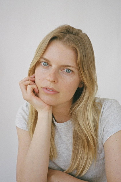 Emmy Wheeler 饰 Rose