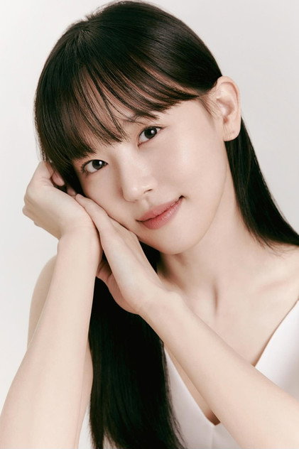 Kang Hanna as Si-nae