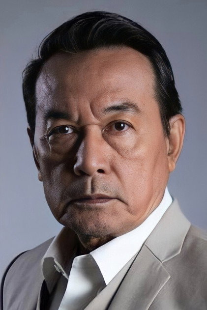 สมภพ เบญจาธิกุล como Phong