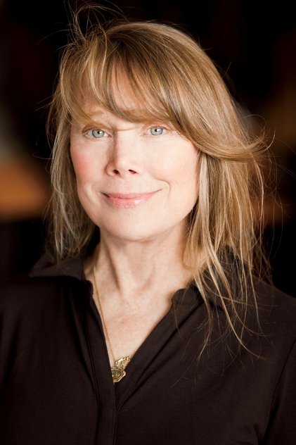 Sissy Spacek as Liz Garrison