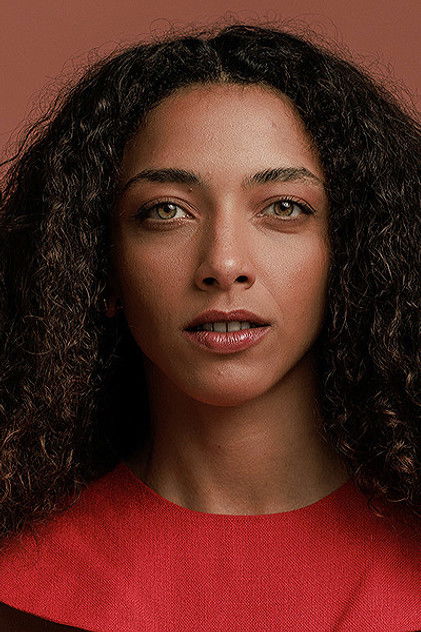 Alice Carvalho como Fátima