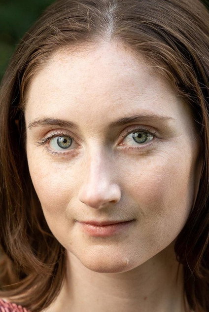 Kathryn Adams como Anna