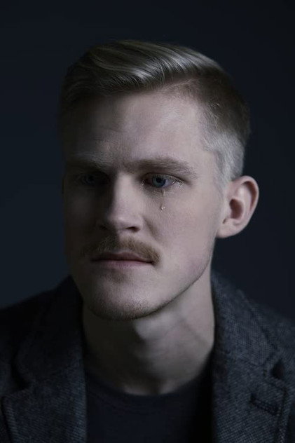 Eirik Hallert como Pelle