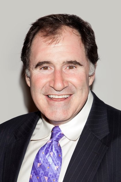 Richard Kind como Cab Driver