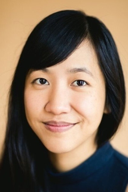 Tien Tran como Sheila Cholosternin
