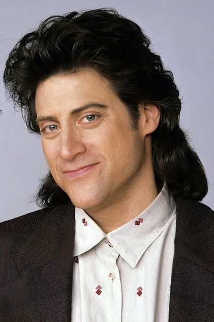 Richard Lewis como Peter