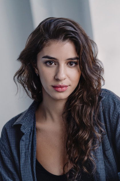 Yali Topol Margalith dans le rôle de Lauren Gibson
