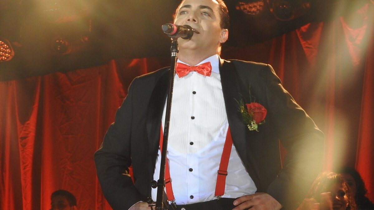 Cristian Castro tuvo tres novias en 2026 y su mamá dejó de defenderlo
