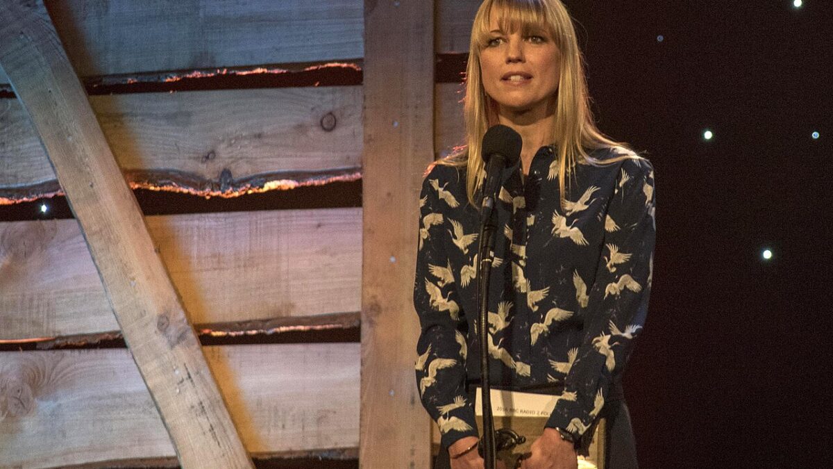 Sara Cox conquista la critica al Breakfast di Radio 2, ora deve riconquistare gli ascoltatori