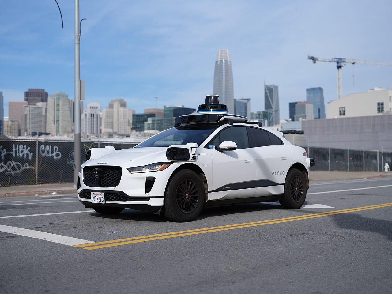Waymoが米国4都市で安全運転手を廃止——決定の背景は経済合理性