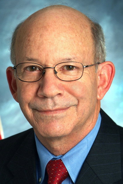Peter DeFazio como Self