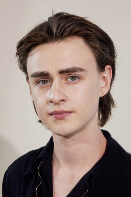 Jaeden Martell como Kevin Schlieb