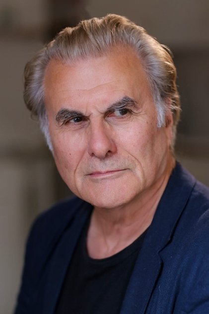 Oliver Cotton como Jean de Carrouges III