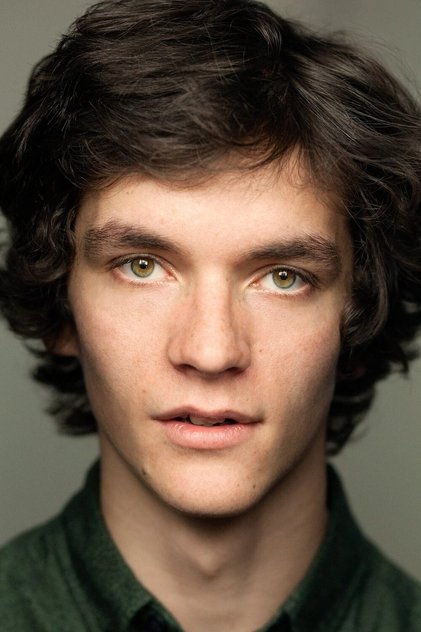 Fionn Whitehead como Pip