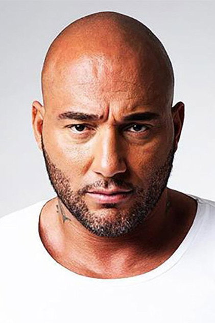Kamel Guenfoud como Kevin