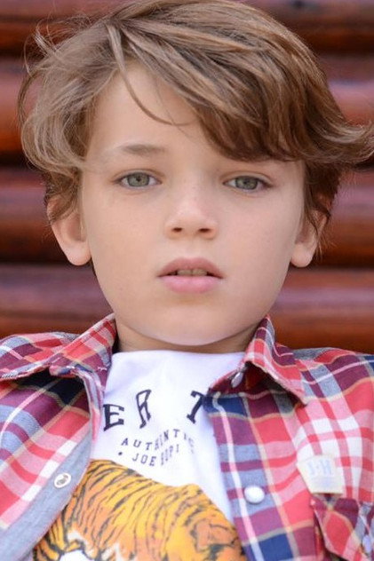 Benjamín Otero como Benito