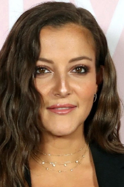 Camille Lellouche como Hannah