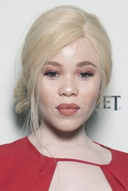 Michelle Mosalakae como Rachel
