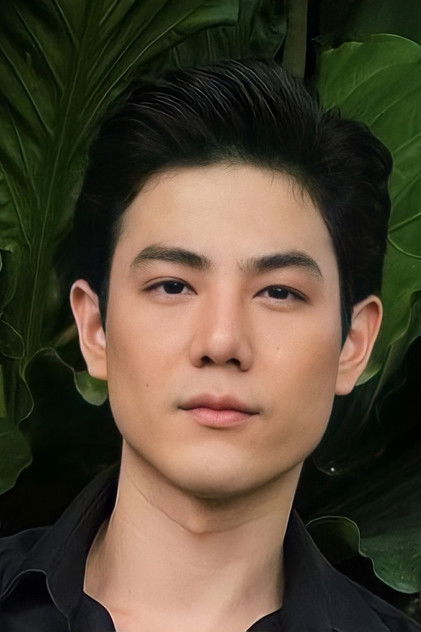 เผ่าเพชร เจริญสุข în rolul Ekkachai