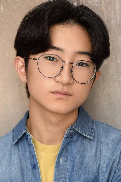 Jim Kaplan dans le rôle de Ye-Joon Park