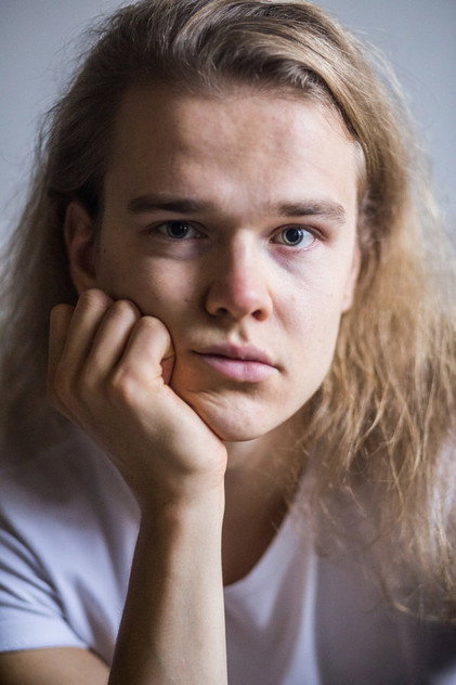 Samuel Kujala as Sakari