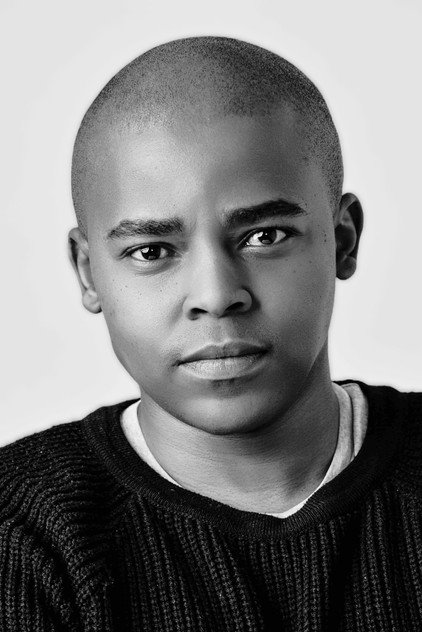 Loyiso Macdonald dans le rôle de Winston