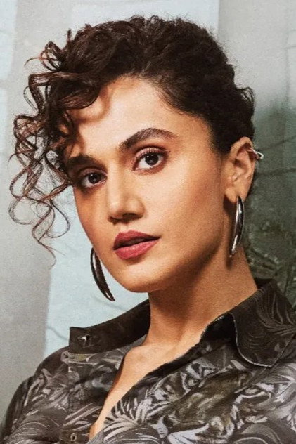 Taapsee Pannu como Savi