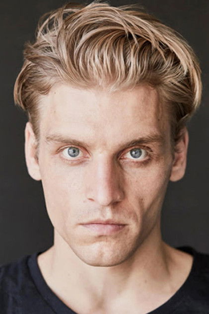 Nico Ehrenteit como Moritz
