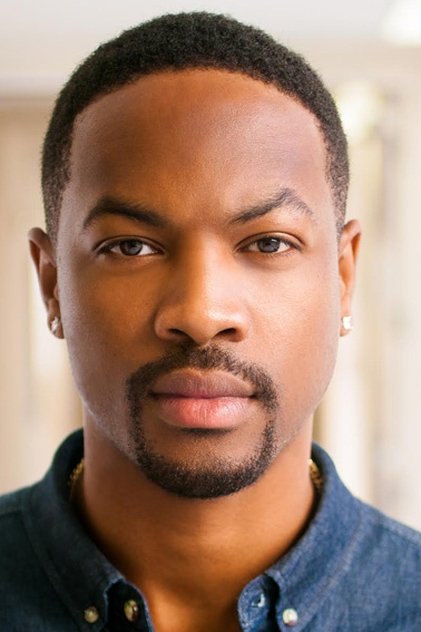 Ser'Darius Blain como Mike Hudnutt