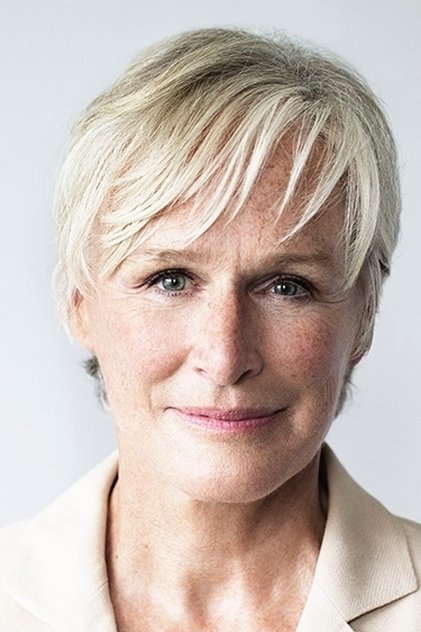 Glenn Close como Grandmother