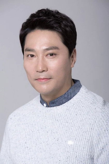 Hong Seo-jun as Kim Jung-hoon
