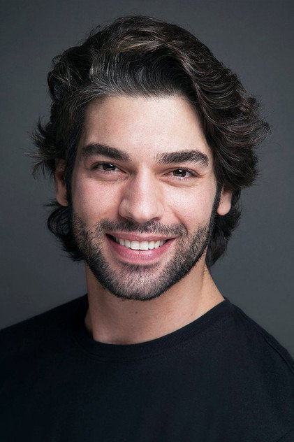 Şükrü Özyıldız as Kerem