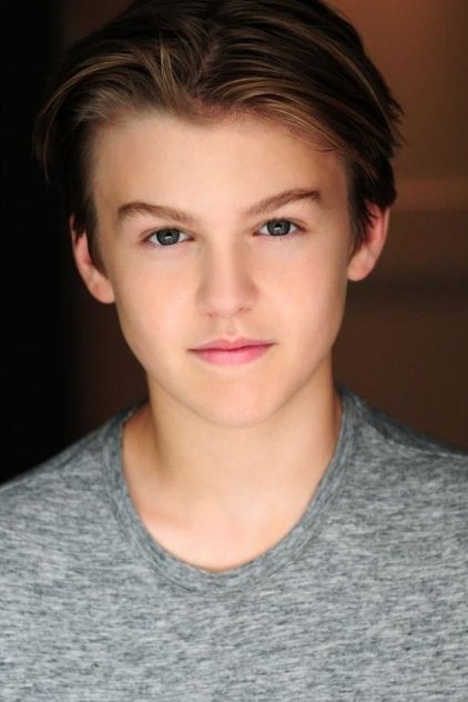 Kiefer O'Reilly como Donny