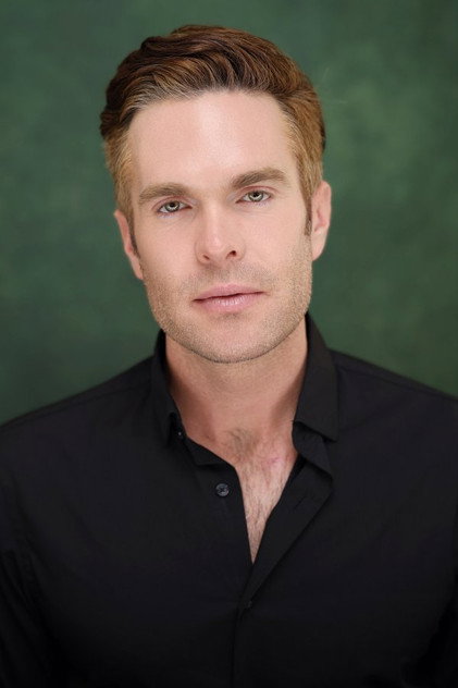 Michael Heidemann como Wedding Guest Waiter (uncredited)