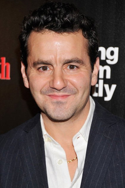 Max Casella como Chief