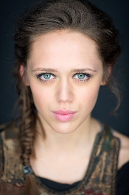 Daisy Head como Olivia Reed - anglichanka medium
