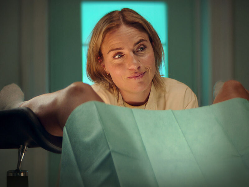 Baby Fever: una comedia dramática con momentos brillantes pero incoherente».