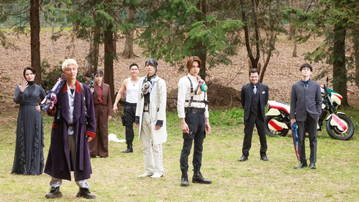 Una conspiración de sueños diurnos convierte a Kamen Rider Zeztz en un thriller de fugitivos