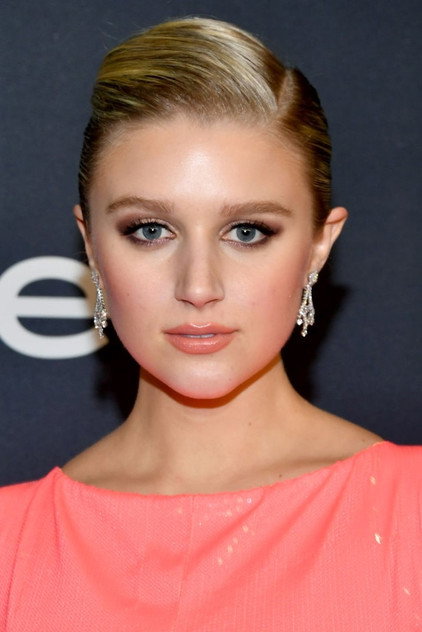 Julia Schlaepfer como Rachel Brazile