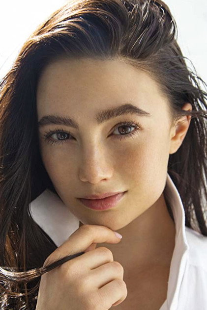 Marina Mazepa as Lisa Trevor