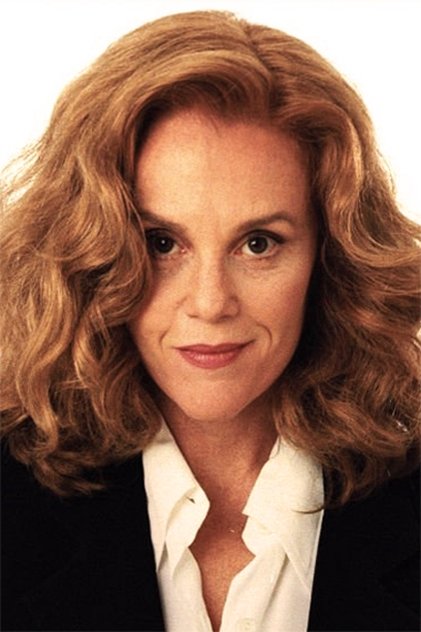 Madeline Kahn como Elizabeth