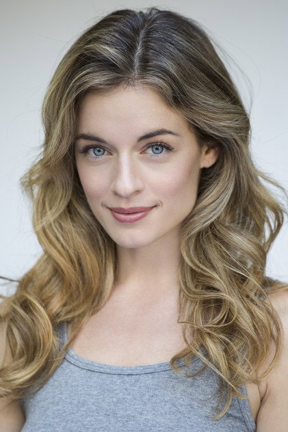Anni Krueger como Amy Bailey