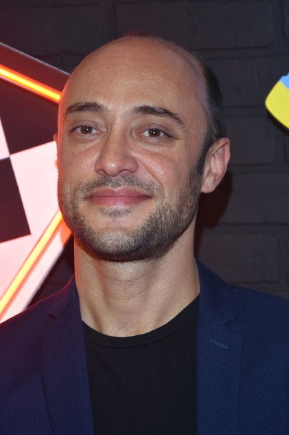 Alfonso Borbolla as Conrado